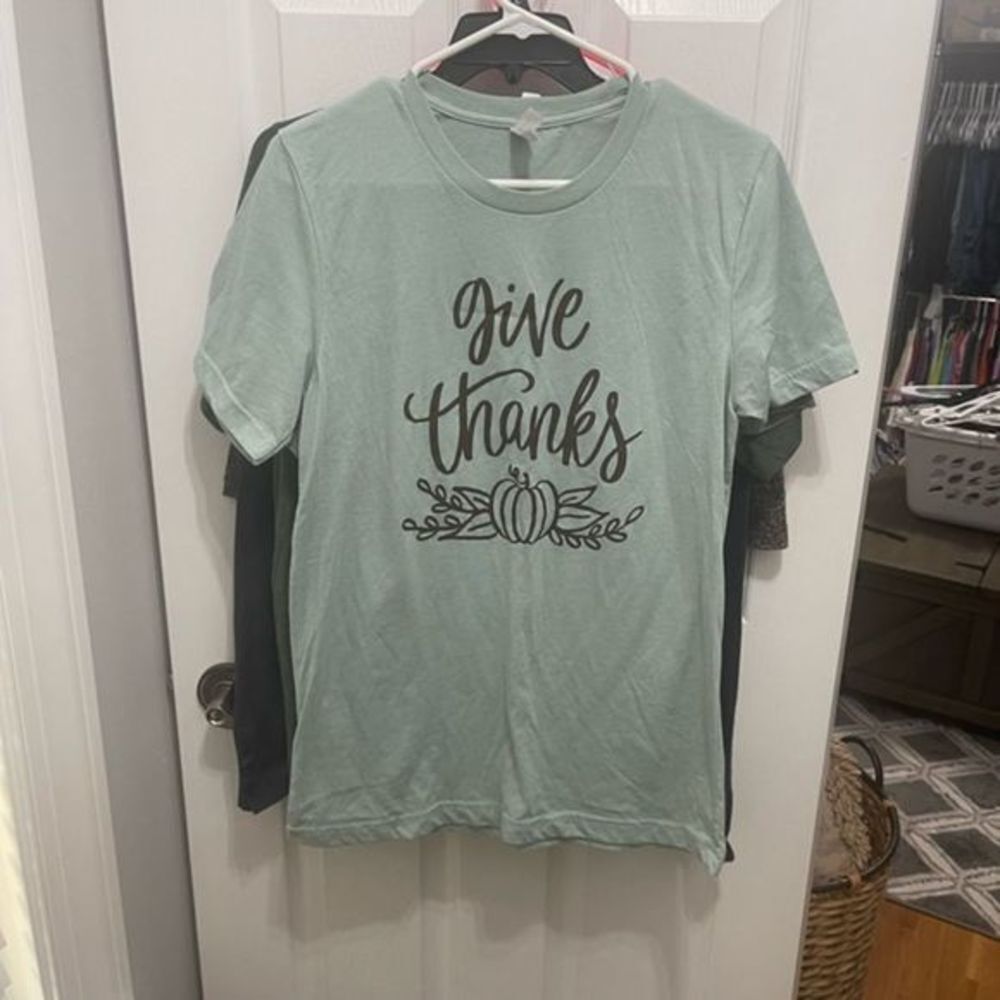 COPY - 𝅺BELLA canvas T-shirt “give thanks“ medium
